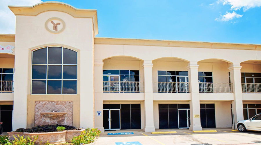 8917 Molly Dr, Laredo, Texas 78045, 1 Room Rooms,2 BathroomsBathrooms,Commercial retail/office,For Sale,8917 Molly Dr,20253044