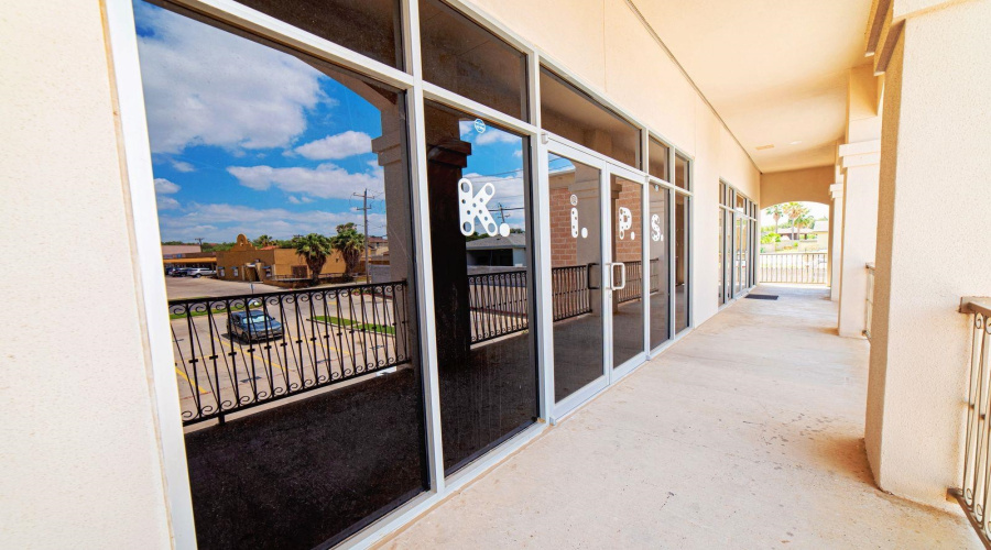 8917 Molly Dr, Laredo, Texas 78045, 1 Room Rooms,2 BathroomsBathrooms,Commercial retail/office,For Sale,8917 Molly Dr,20253044