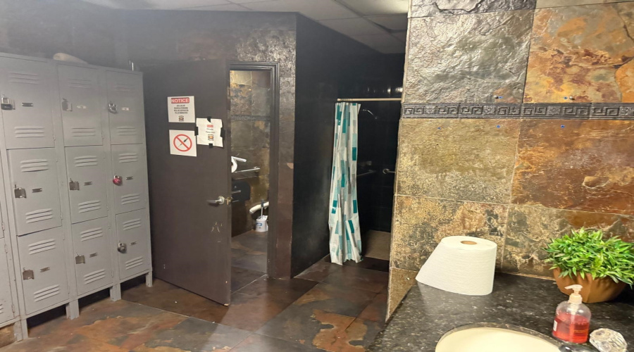 1719 Hillside Rd, Laredo, Texas 78041, 1 Room Rooms,2 BathroomsBathrooms,Commercial retail/office,For Sale,1719 Hillside Rd,20253046