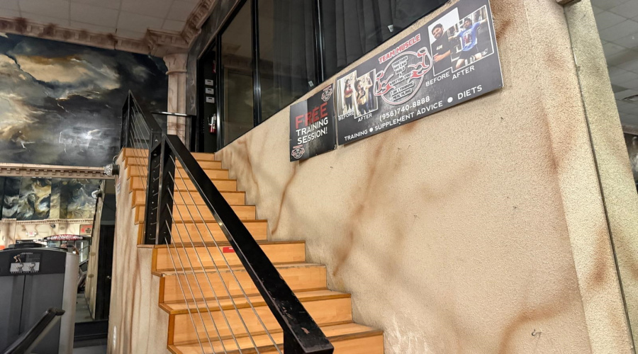 1719 Hillside Rd, Laredo, Texas 78041, 1 Room Rooms,2 BathroomsBathrooms,Commercial retail/office,For Sale,1719 Hillside Rd,20253046