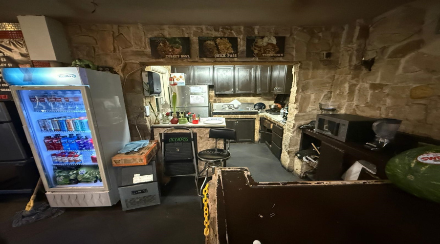 1719 Hillside Rd, Laredo, Texas 78041, 1 Room Rooms,2 BathroomsBathrooms,Commercial retail/office,For Sale,1719 Hillside Rd,20253046