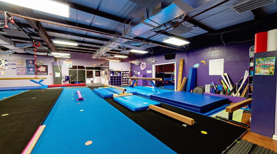 8917 Molly Dr, Laredo, Texas 78045, 1 Room Rooms,Commercial retail/office,For Sale,8917 Molly Dr,20253049