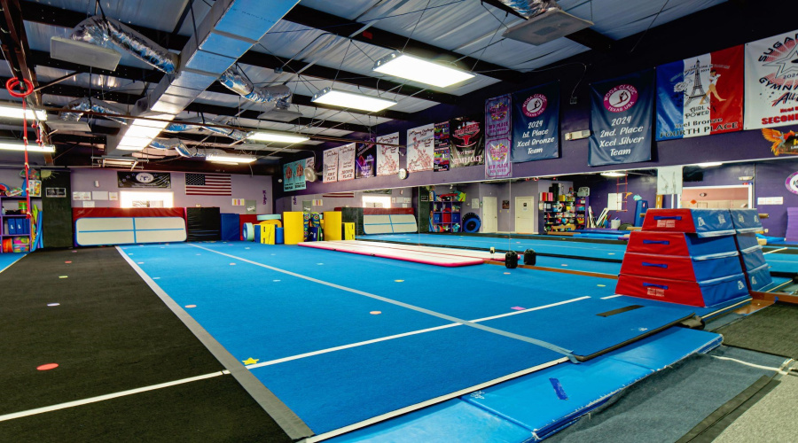 8917 Molly Dr, Laredo, Texas 78045, 1 Room Rooms,Commercial retail/office,For Sale,8917 Molly Dr,20253049