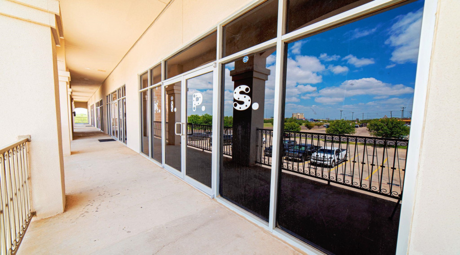 8917 Molly Dr, Laredo, Texas 78045, 1 Room Rooms,Commercial retail/office,For Sale,8917 Molly Dr,20253049