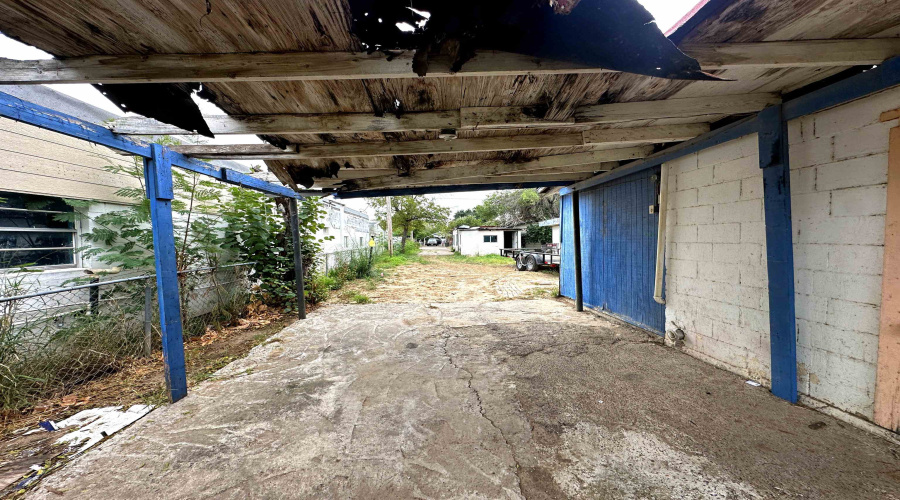 410 E Eistetter St, laredo, Texas 78041, 2 Bedrooms Bedrooms, 4 Rooms Rooms,2 BathroomsBathrooms,Residential,For Sale,410 E Eistetter St,20244795