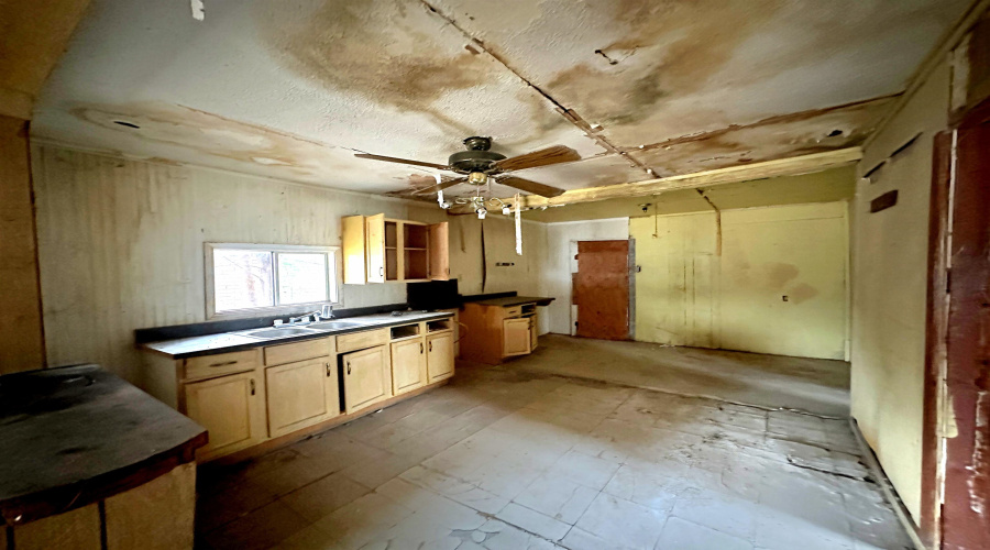 410 E Eistetter St, laredo, Texas 78041, 2 Bedrooms Bedrooms, 4 Rooms Rooms,2 BathroomsBathrooms,Residential,For Sale,410 E Eistetter St,20244795