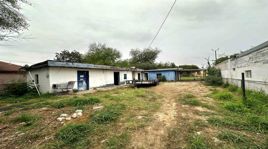 410 E Eistetter St, laredo, Texas 78041, 2 Bedrooms Bedrooms, 4 Rooms Rooms,2 BathroomsBathrooms,Residential,For Sale,410 E Eistetter St,20244795