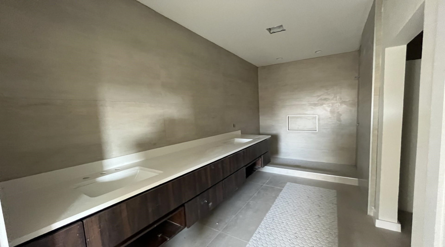 210 Veracruz Dr., Laredo, Texas 78045, 3 Bedrooms Bedrooms, 5 Rooms Rooms,2 BathroomsBathrooms,Residential,For Sale,210 Veracruz Dr.,20244999