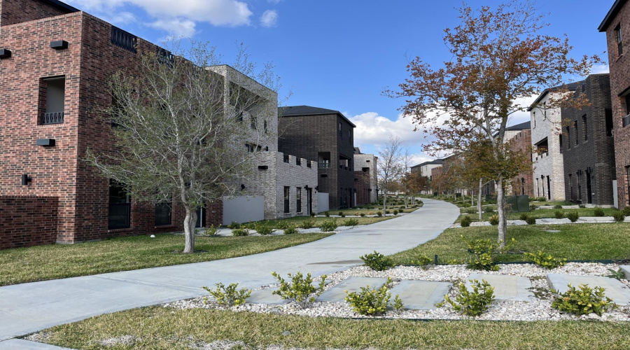 210 Veracruz Dr., Laredo, Texas 78045, 3 Bedrooms Bedrooms, 5 Rooms Rooms,2 BathroomsBathrooms,Residential,For Sale,210 Veracruz Dr.,20244999