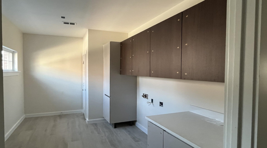 210 Veracruz Dr., Laredo, Texas 78045, 3 Bedrooms Bedrooms, 5 Rooms Rooms,2 BathroomsBathrooms,Residential,For Sale,210 Veracruz Dr.,20245000