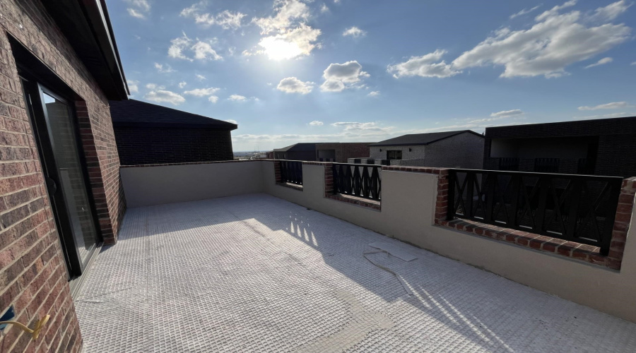 210 Veracruz Dr., Laredo, Texas 78045, 3 Bedrooms Bedrooms, 5 Rooms Rooms,2 BathroomsBathrooms,Residential,For Sale,210 Veracruz Dr.,20245000