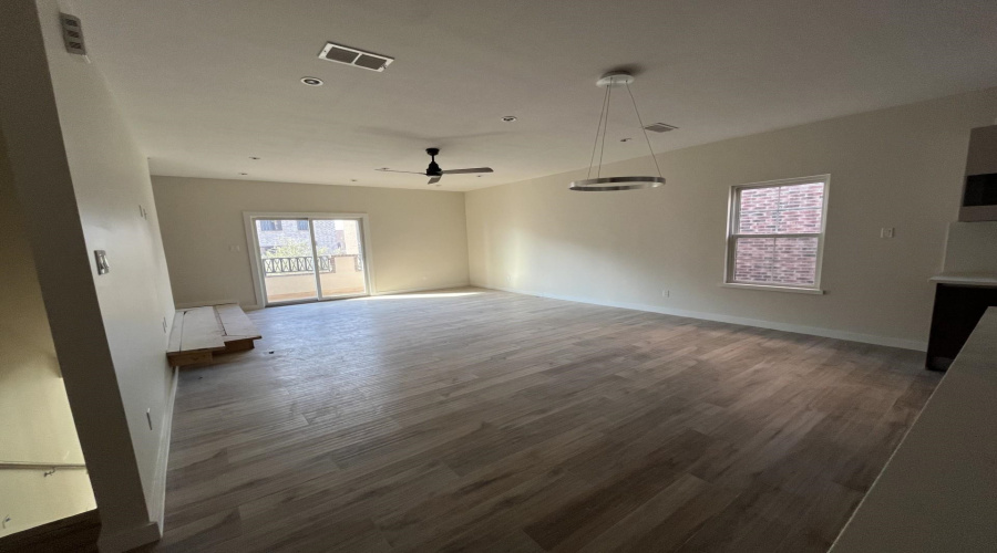 210 Veracruz Dr., Laredo, Texas 78045, 3 Bedrooms Bedrooms, 5 Rooms Rooms,2 BathroomsBathrooms,Residential,For Sale,210 Veracruz Dr.,20245003