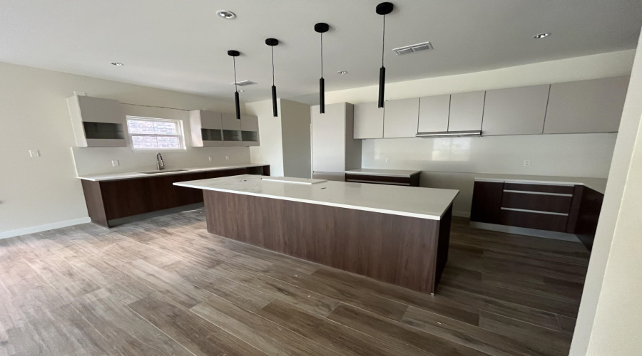 210 Veracruz Dr., Laredo, Texas 78045, 3 Bedrooms Bedrooms, 5 Rooms Rooms,2 BathroomsBathrooms,Residential,For Sale,210 Veracruz Dr.,20245003