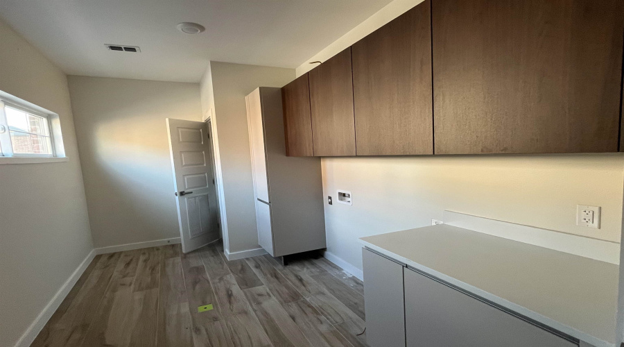 210 Veracruz Dr., Laredo, Texas 78045, 3 Bedrooms Bedrooms, 5 Rooms Rooms,2 BathroomsBathrooms,Residential,For Sale,210 Veracruz Dr.,20245014