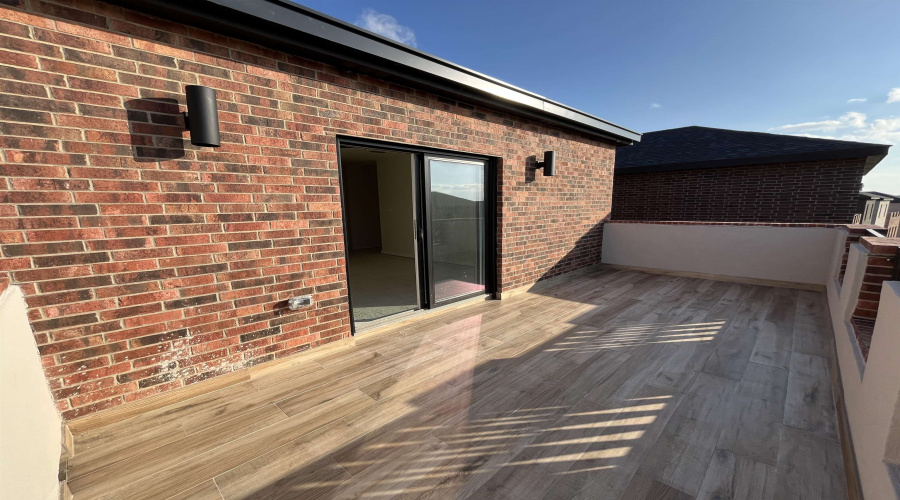 210 Veracruz Dr., Laredo, Texas 78045, 3 Bedrooms Bedrooms, 5 Rooms Rooms,2 BathroomsBathrooms,Residential,For Sale,210 Veracruz Dr.,20245014