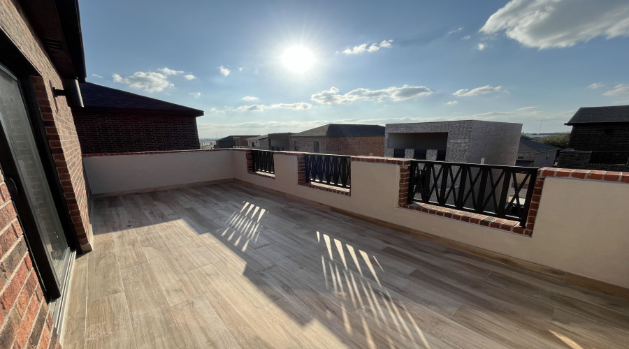 210 Veracruz Dr., Laredo, Texas 78045, 3 Bedrooms Bedrooms, 5 Rooms Rooms,2 BathroomsBathrooms,Residential,For Sale,210 Veracruz Dr.,20245014