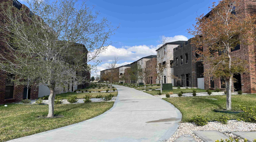 210 Veracruz Dr., Laredo, Texas 78045, 3 Bedrooms Bedrooms, 5 Rooms Rooms,2 BathroomsBathrooms,Residential,For Sale,210 Veracruz Dr.,20245014