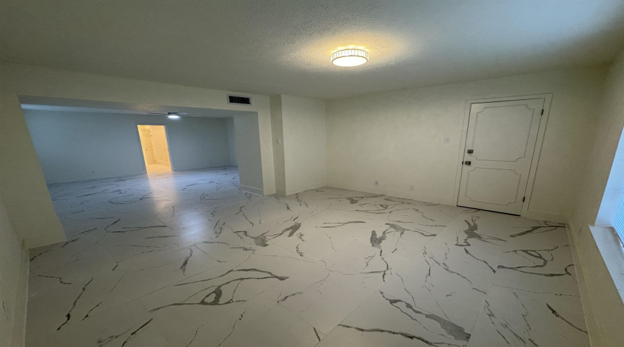 13 Royale Cir, Laredo, Texas 78041, 3 Bedrooms Bedrooms, 8 Rooms Rooms,2 BathroomsBathrooms,Residential,For Sale,13 Royale Cir,20251138