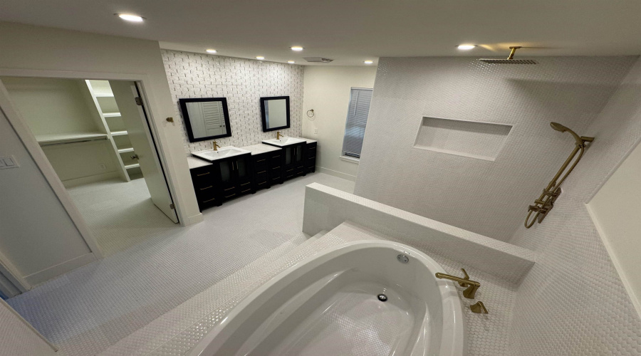 13 Royale Cir, Laredo, Texas 78041, 3 Bedrooms Bedrooms, 8 Rooms Rooms,2 BathroomsBathrooms,Residential,For Sale,13 Royale Cir,20251138