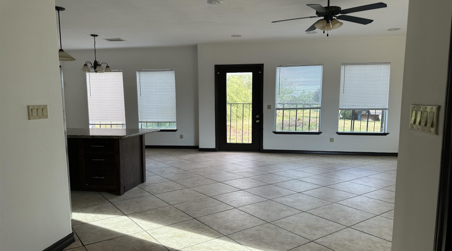 7601 King Arthurs Ct, LAREDO, Texas 78041, 3 Bedrooms Bedrooms, 5 Rooms Rooms,2 BathroomsBathrooms,Residential,For Rent,7601 King Arthurs Ct,20252966