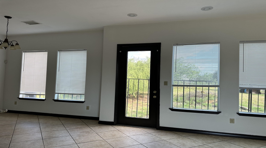 7601 King Arthurs Ct, LAREDO, Texas 78041, 3 Bedrooms Bedrooms, 5 Rooms Rooms,2 BathroomsBathrooms,Residential,For Rent,7601 King Arthurs Ct,20252966