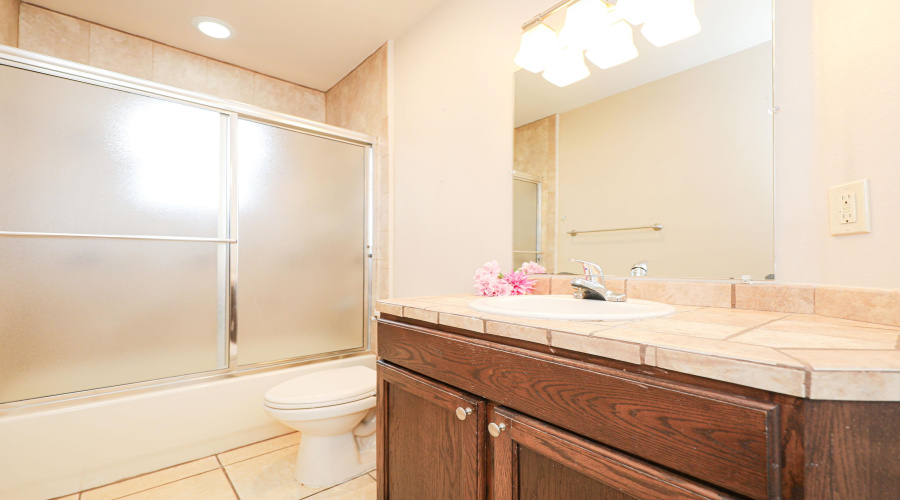 402 Cayman Ct, LAREDO, Texas 78041, 4 Bedrooms Bedrooms, 6 Rooms Rooms,2 BathroomsBathrooms,Residential,For Rent,402 Cayman Ct,20252981