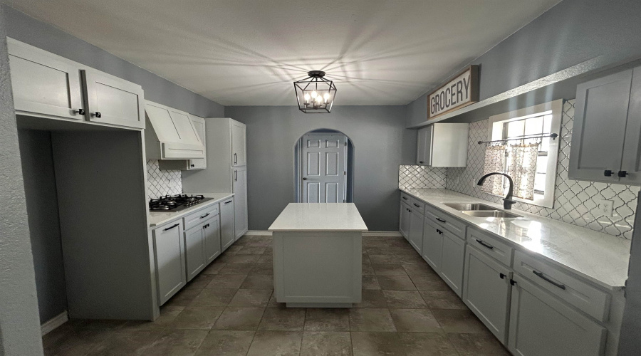 2719 1/2 Santa Clara St, Laredo, Texas 78046-5822, 3 Bedrooms Bedrooms, 8 Rooms Rooms,5 BathroomsBathrooms,Residential,For Sale,2719 1/2 Santa Clara St,20253015