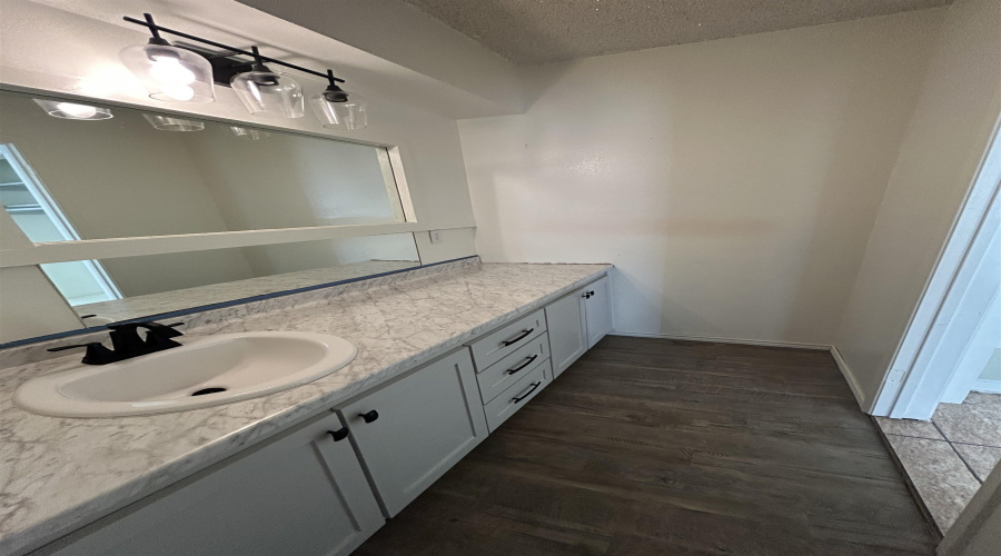 2719 1/2 Santa Clara St, Laredo, Texas 78046-5822, 3 Bedrooms Bedrooms, 8 Rooms Rooms,5 BathroomsBathrooms,Residential,For Sale,2719 1/2 Santa Clara St,20253015