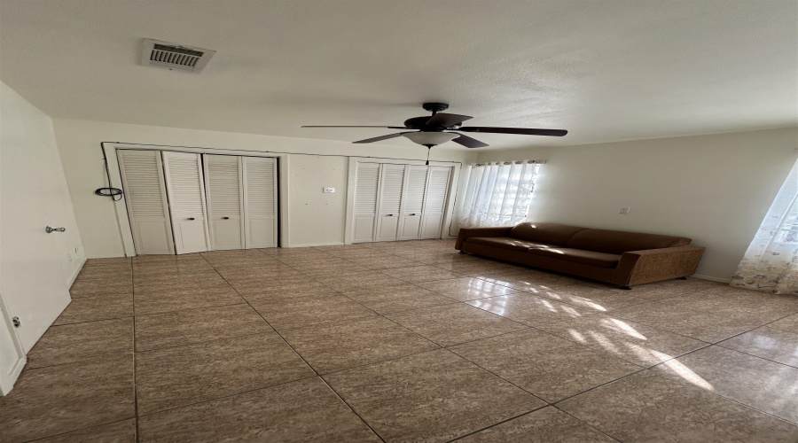 2719 1/2 Santa Clara St, Laredo, Texas 78046-5822, 3 Bedrooms Bedrooms, 8 Rooms Rooms,5 BathroomsBathrooms,Residential,For Sale,2719 1/2 Santa Clara St,20253015