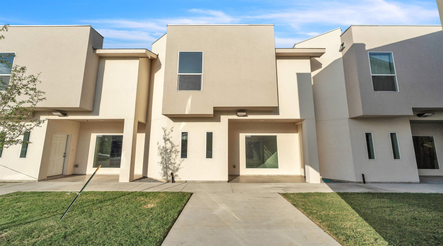 504 Gale Ct, Laredo, Texas 78041, 3 Bedrooms Bedrooms, 5 Rooms Rooms,2 BathroomsBathrooms,Residential,For Sale,504 Gale Ct,20253054