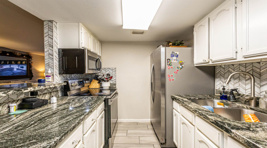 2502 E Montgomery St, Laredo, Texas 78043, 3 Bedrooms Bedrooms, 7 Rooms Rooms,3 BathroomsBathrooms,Residential,For Sale,2502 E Montgomery St,20253065