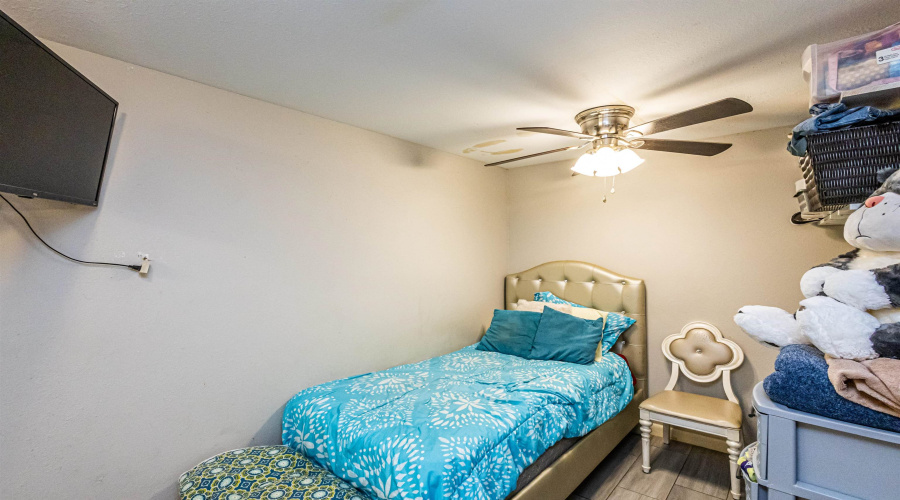 2502 E Montgomery St, Laredo, Texas 78043, 3 Bedrooms Bedrooms, 7 Rooms Rooms,3 BathroomsBathrooms,Residential,For Sale,2502 E Montgomery St,20253065