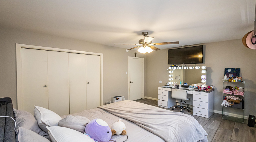 2502 E Montgomery St, Laredo, Texas 78043, 3 Bedrooms Bedrooms, 7 Rooms Rooms,3 BathroomsBathrooms,Residential,For Sale,2502 E Montgomery St,20253065