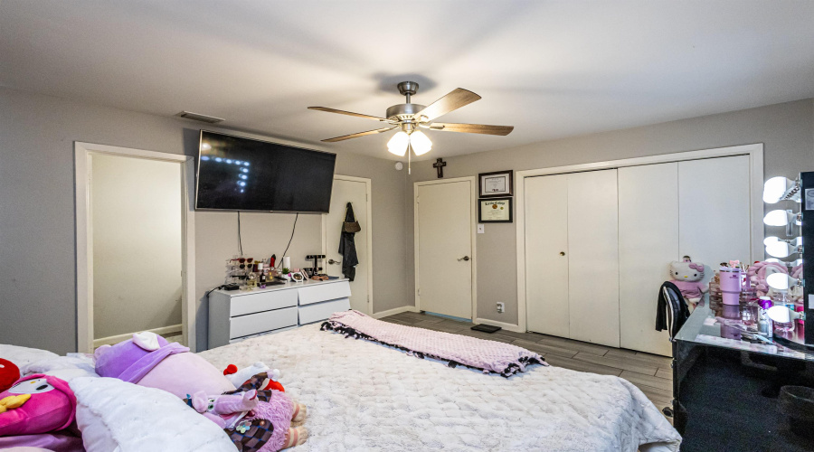 2502 E Montgomery St, Laredo, Texas 78043, 3 Bedrooms Bedrooms, 7 Rooms Rooms,3 BathroomsBathrooms,Residential,For Sale,2502 E Montgomery St,20253065