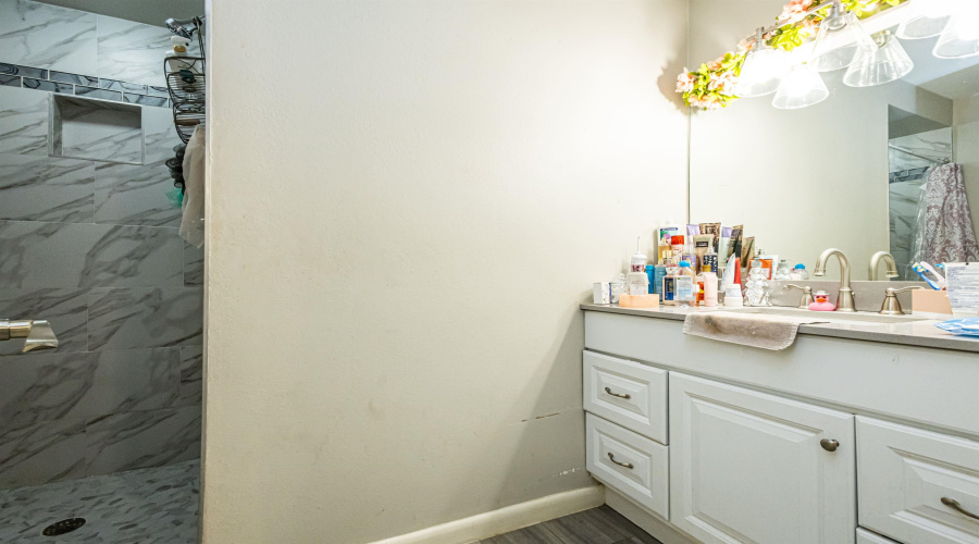 2502 E Montgomery St, Laredo, Texas 78043, 3 Bedrooms Bedrooms, 7 Rooms Rooms,3 BathroomsBathrooms,Residential,For Sale,2502 E Montgomery St,20253065