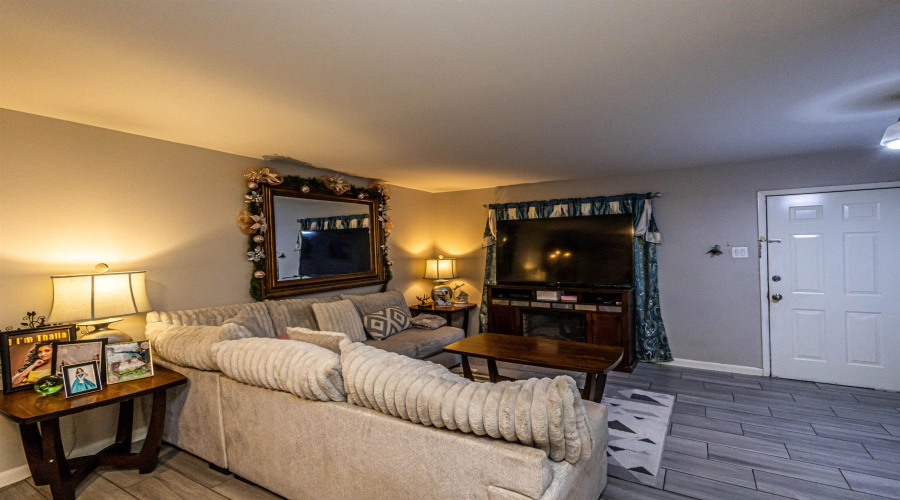 2502 E Montgomery St, Laredo, Texas 78043, 3 Bedrooms Bedrooms, 7 Rooms Rooms,3 BathroomsBathrooms,Residential,For Sale,2502 E Montgomery St,20253065