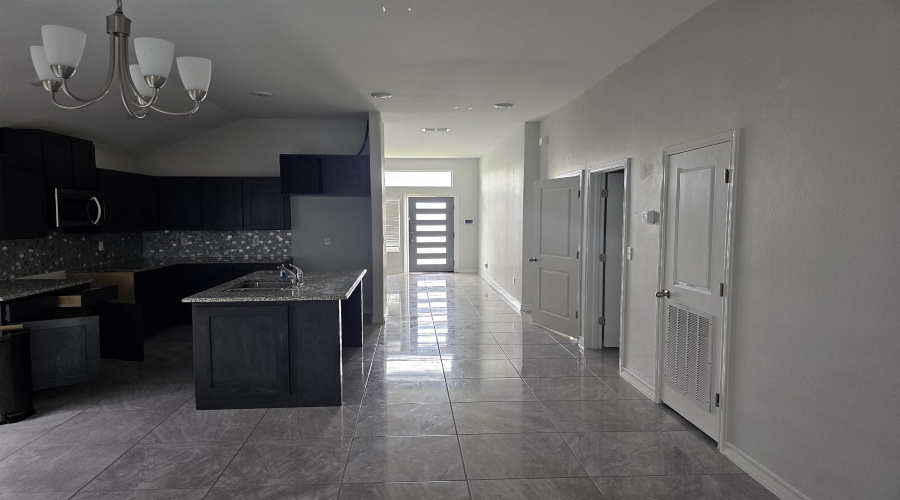 5412 Capilla St., laredo, Texas 78046, 3 Bedrooms Bedrooms, 5 Rooms Rooms,2 BathroomsBathrooms,Residential,For Rent,5412 Capilla St.,20253069