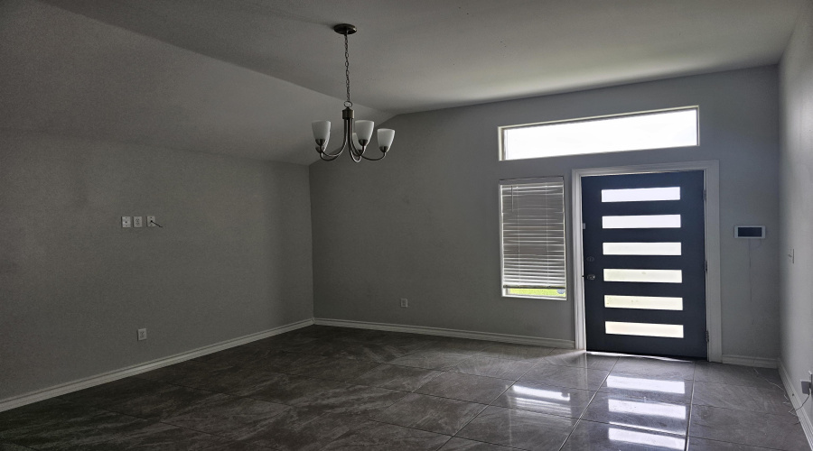 5412 Capilla St., laredo, Texas 78046, 3 Bedrooms Bedrooms, 5 Rooms Rooms,2 BathroomsBathrooms,Residential,For Rent,5412 Capilla St.,20253069