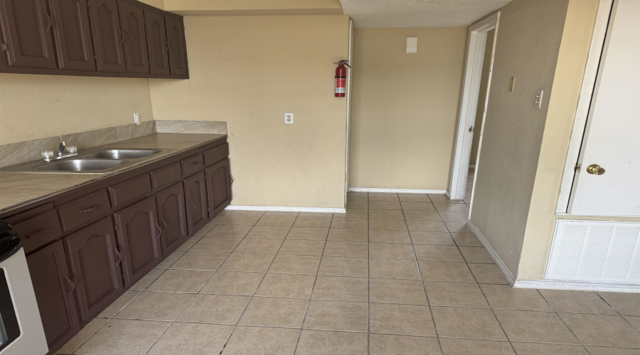 2816 Chestnut St, Laredo, Texas 78046, 3 Bedrooms Bedrooms, 5 Rooms Rooms,2 BathroomsBathrooms,Residential,For Rent,2816 Chestnut St,20253078