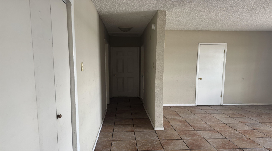 2816 Chestnut St, Laredo, Texas 78046, 3 Bedrooms Bedrooms, 5 Rooms Rooms,2 BathroomsBathrooms,Residential,For Rent,2816 Chestnut St,20253081