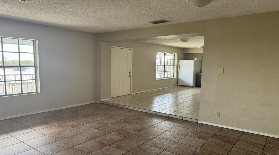 2816 Chestnut St, Laredo, Texas 78046, 3 Bedrooms Bedrooms, 5 Rooms Rooms,2 BathroomsBathrooms,Residential,For Rent,2816 Chestnut St,20253081