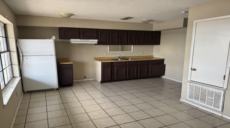 2816 Chestnut St, Laredo, Texas 78046, 3 Bedrooms Bedrooms, 5 Rooms Rooms,2 BathroomsBathrooms,Residential,For Rent,2816 Chestnut St,20253081