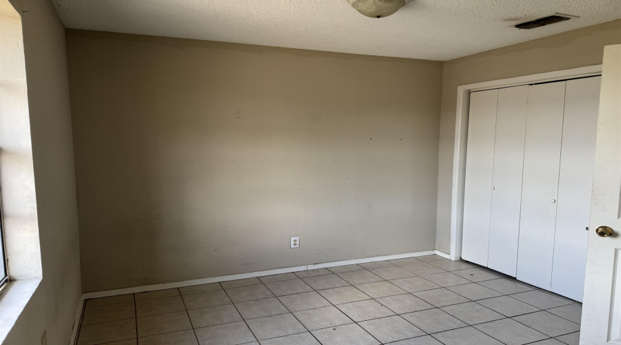2816 Chestnut St, Laredo, Texas 78046, 3 Bedrooms Bedrooms, 5 Rooms Rooms,2 BathroomsBathrooms,Residential,For Rent,2816 Chestnut St,20253081