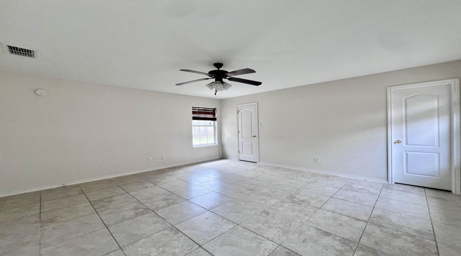 3619 Aguanieve Dr., Laredo, Texas 78046, 3 Bedrooms Bedrooms, 6 Rooms Rooms,2 BathroomsBathrooms,Residential,For Sale,3619 Aguanieve Dr.,20253085