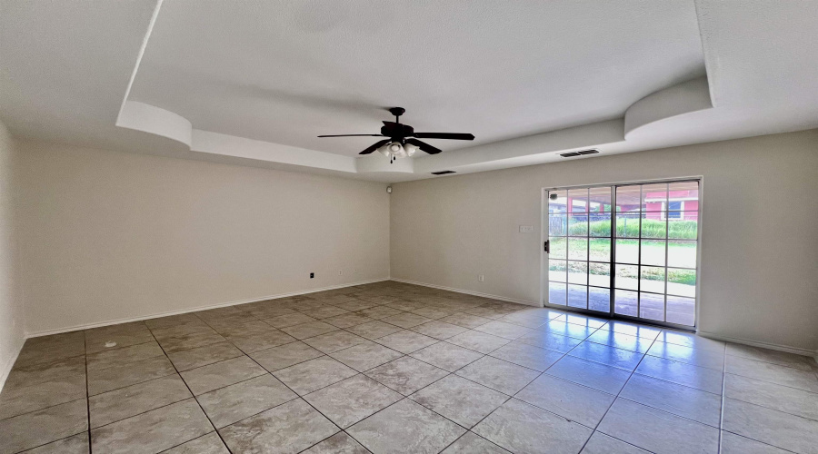 3619 Aguanieve Dr., Laredo, Texas 78046, 3 Bedrooms Bedrooms, 6 Rooms Rooms,2 BathroomsBathrooms,Residential,For Sale,3619 Aguanieve Dr.,20253085