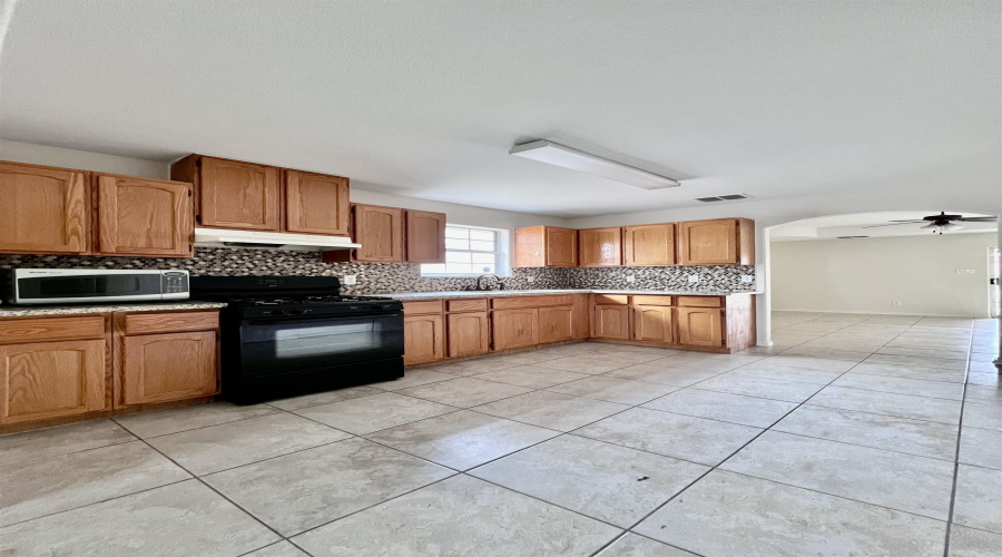 3619 Aguanieve Dr., Laredo, Texas 78046, 3 Bedrooms Bedrooms, 6 Rooms Rooms,2 BathroomsBathrooms,Residential,For Sale,3619 Aguanieve Dr.,20253085