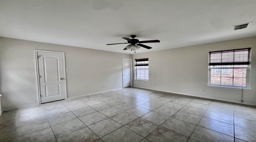 3619 Aguanieve Dr., Laredo, Texas 78046, 3 Bedrooms Bedrooms, 6 Rooms Rooms,2 BathroomsBathrooms,Residential,For Sale,3619 Aguanieve Dr.,20253085