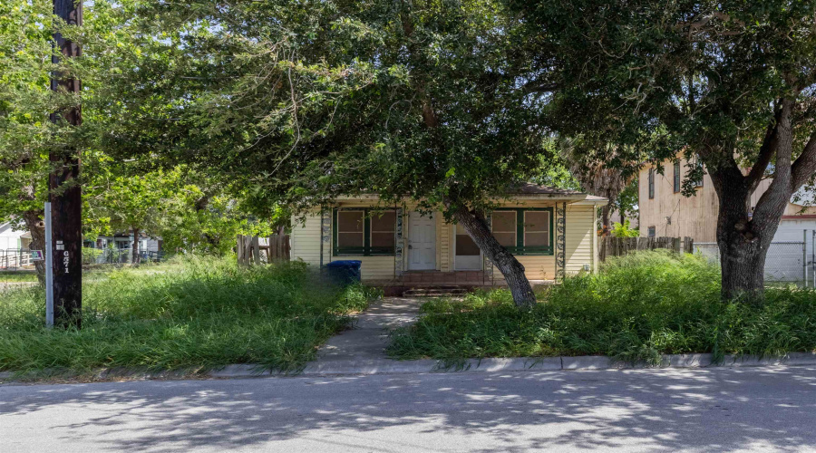 1724 Craig Ave., Corpus Christi, Texas 78404-3542, 2 Bedrooms Bedrooms, 4 Rooms Rooms,1 BathroomBathrooms,Residential,For Sale,1724 Craig Ave.,20253110