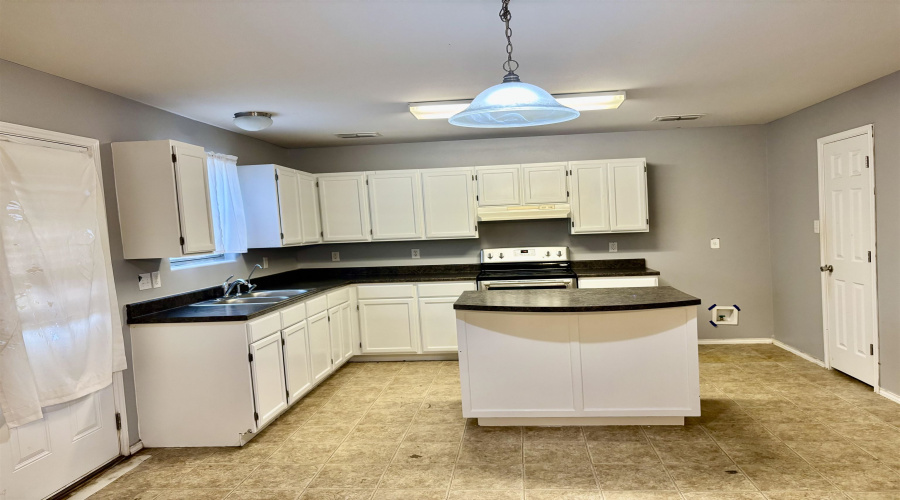 5505 Marlin Dr, Laredo, Texas 78043, 4 Bedrooms Bedrooms, 7 Rooms Rooms,2 BathroomsBathrooms,Residential,For Sale,5505 Marlin Dr,20252716