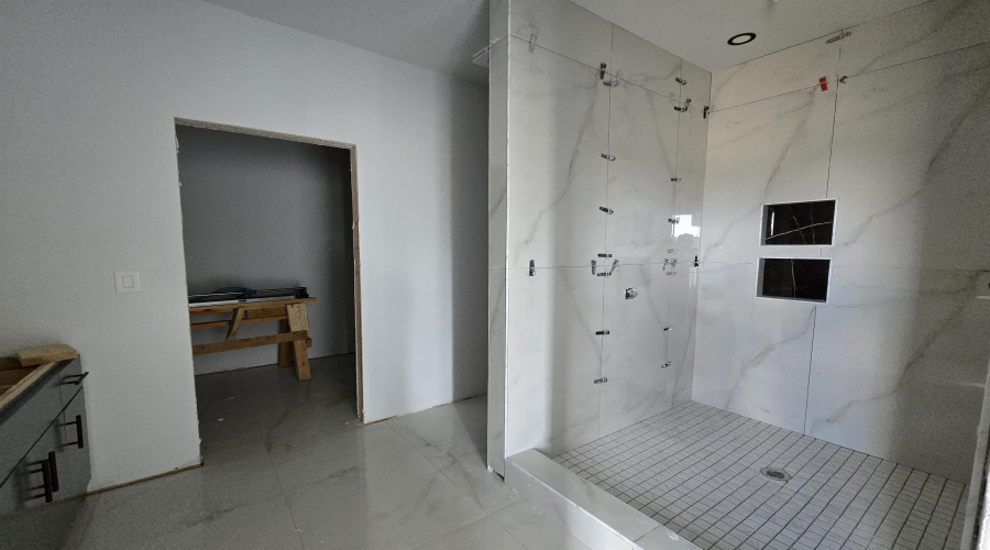 5062 Luna Grande Lp., Laredo, Texas 78046, 3 Bedrooms Bedrooms, 5 Rooms Rooms,2 BathroomsBathrooms,Residential,For Sale,5062 Luna Grande Lp.,20252717